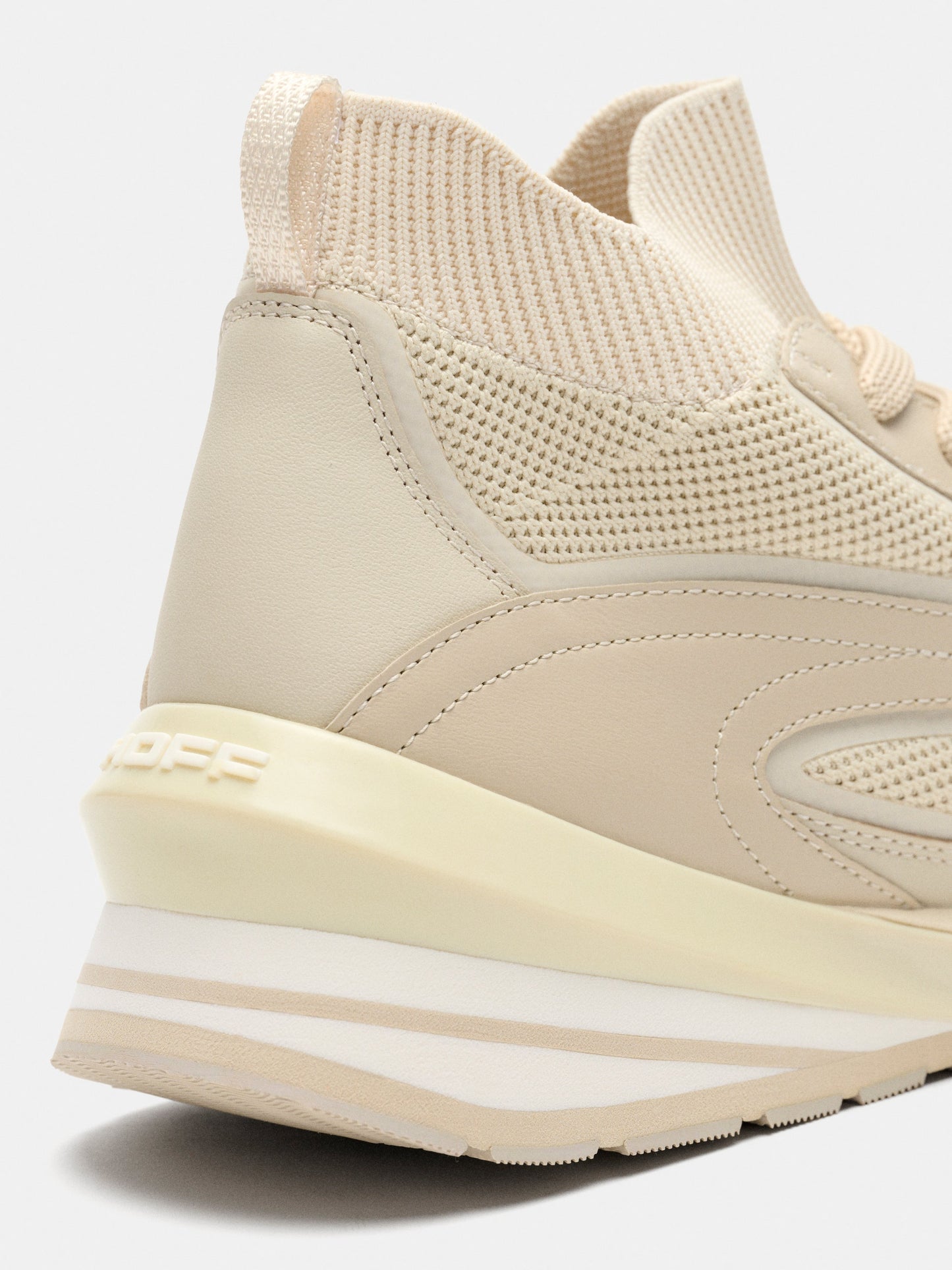 Seven Flyknit Runner Beige